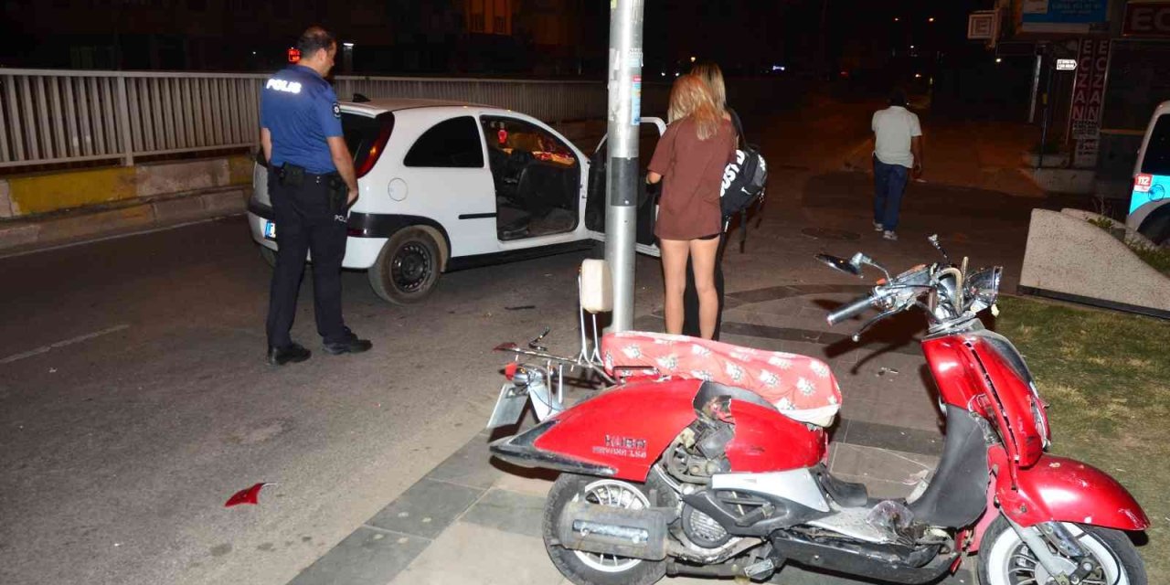 Ters Yöne Giren Motosiklet Otomobille Çarpıştı: 1 Yaralı