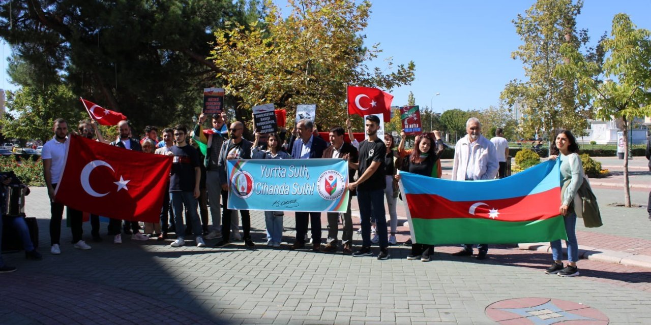 Eskişehir’de Yaşayan Azerbaycanlılardan Ermenistan’a Tepki