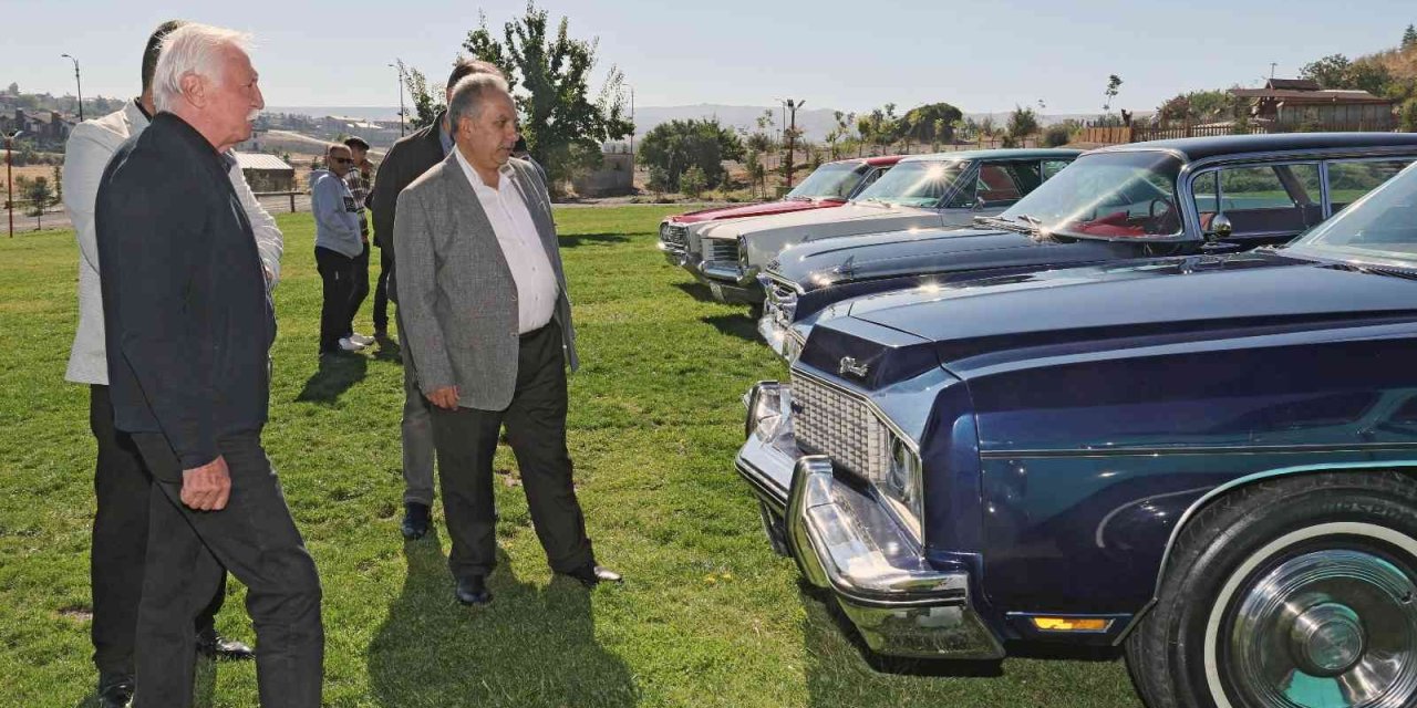 Klasik Otomobiller Ali Dağı’na Çok Yakıştı