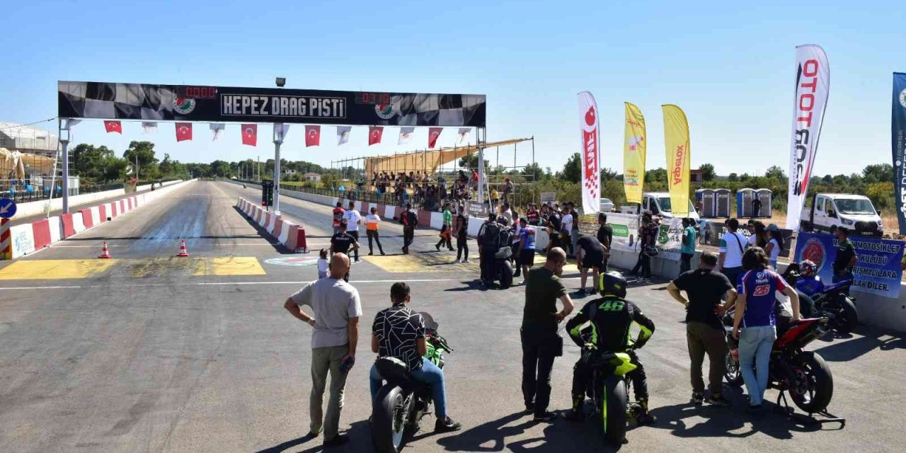 Kepez’de Motodrag Yarışı Nefesleri Kesti