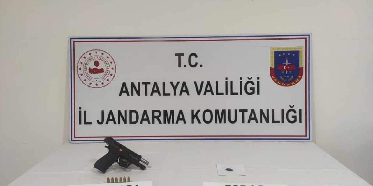 Sigara Paketinin Üzerine Ayağıyla Basınca Yakayı Ele Verdi