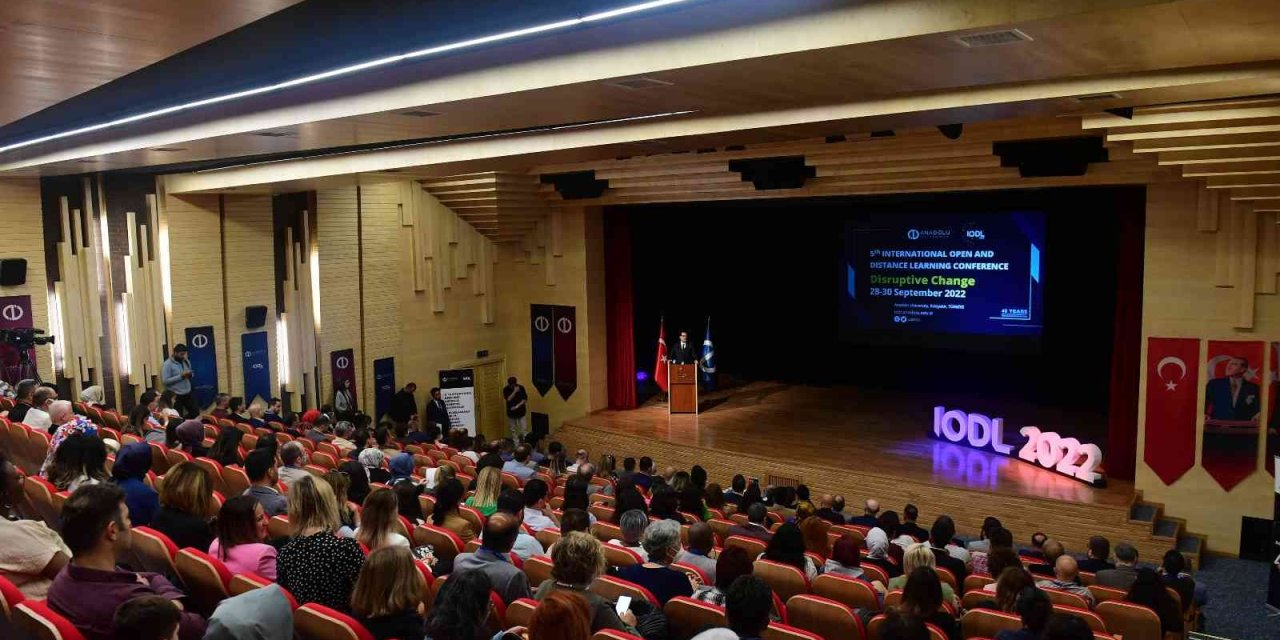 5. Uluslararası Açık Ve Uzaktan Öğrenme Konferansı Başladı