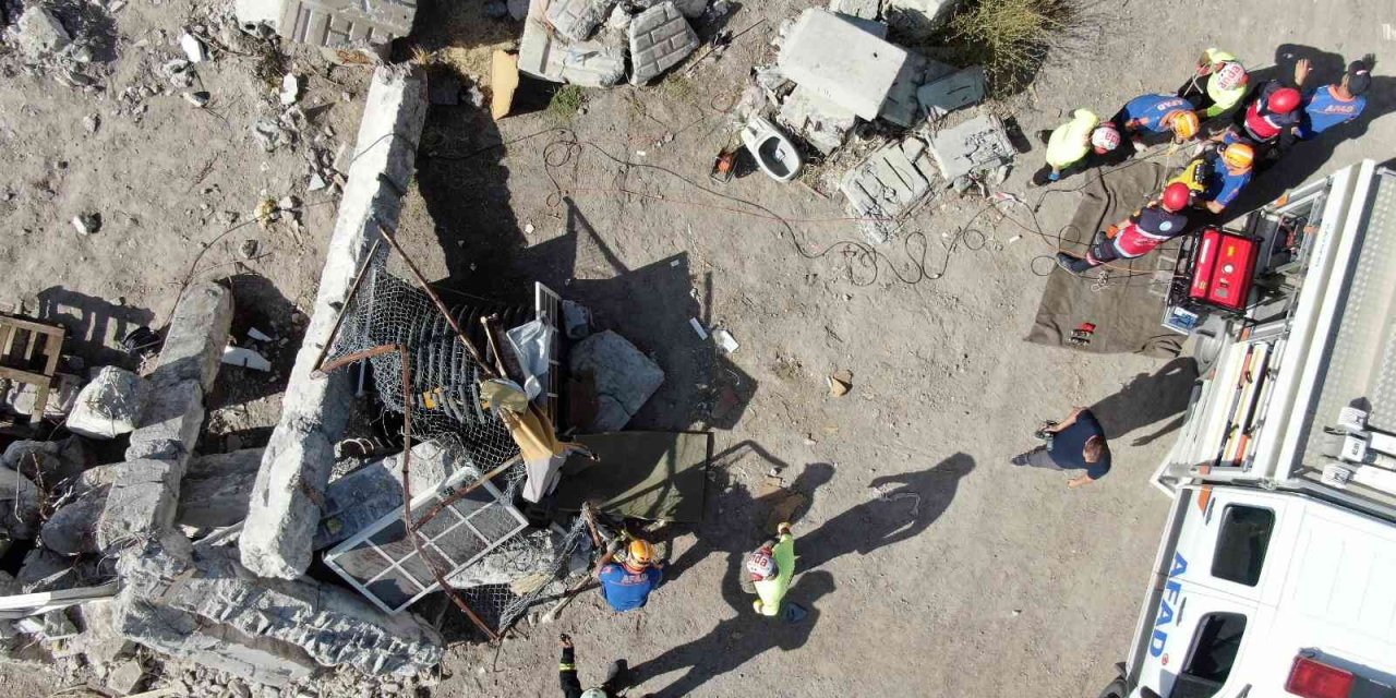 Kayseri’de Deprem Ve Yangın Tatbikatı Gerçeğini Aratmadı