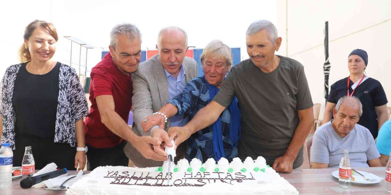 Başkan Gültak, Yaş Almış Vatandaşlarla Bir Araya Geldi