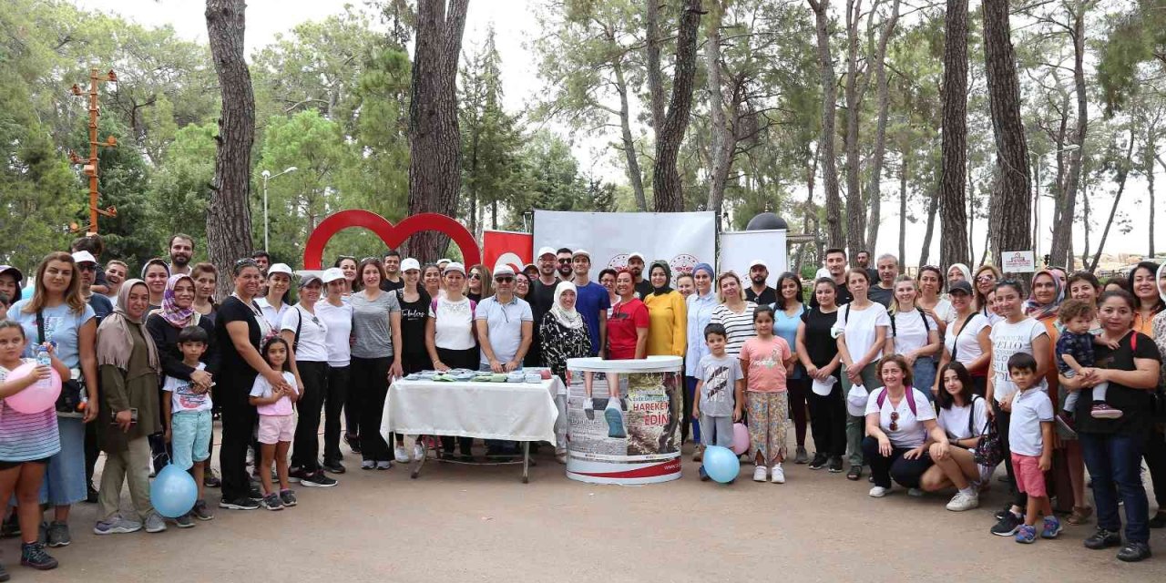 Dünya Yürüyüş Gününde Yürüyüş Etkinliği Düzenledi