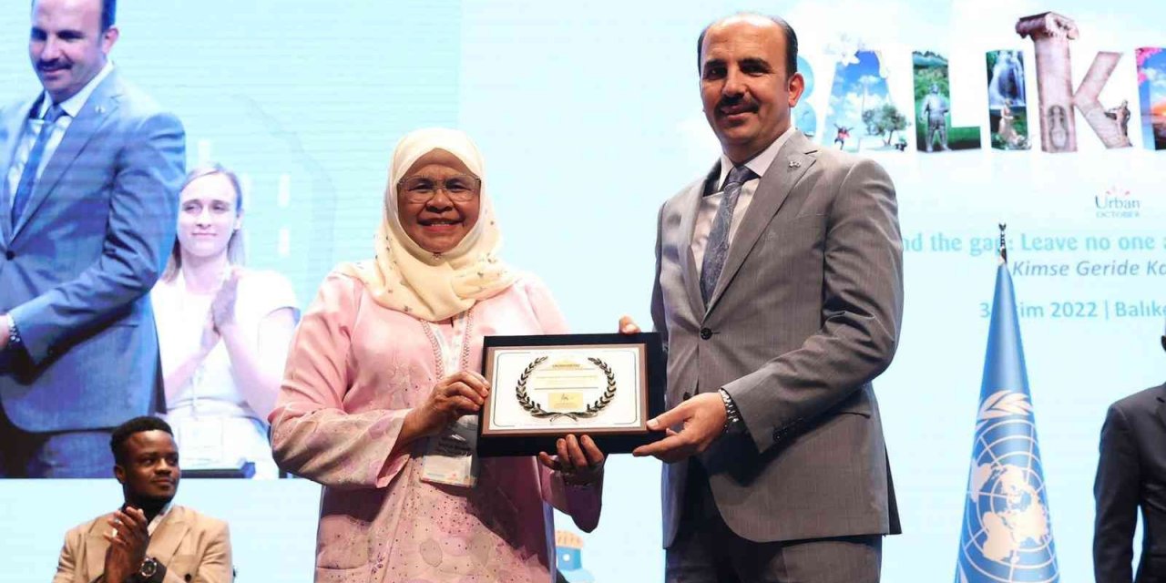 Dünyanın En Prestijli İnsan Yerleşmeleri Ödülü Başkan Altay’a Verildi