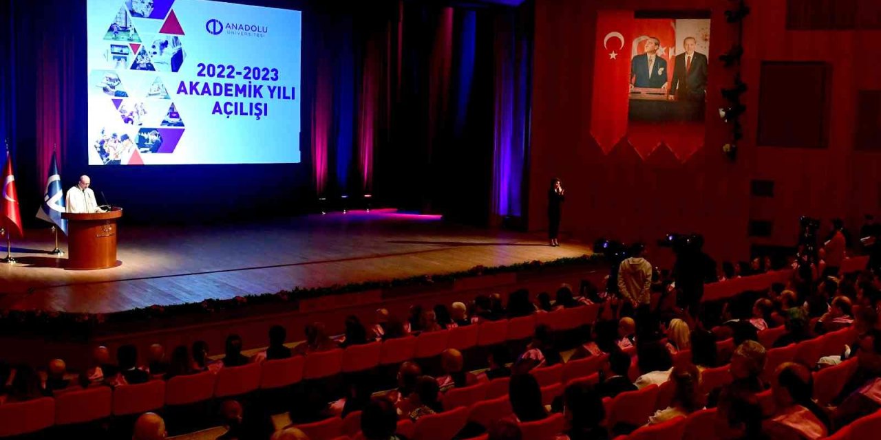 Anadolu Üniversitesi 2022-2023 Akademik Yılı Açılış Töreni Gerçekleştirildi