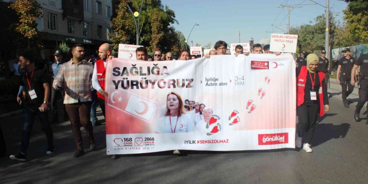 Konya’da "Sağlığa Yürüyoruz" Etkinliği Düzenlendi