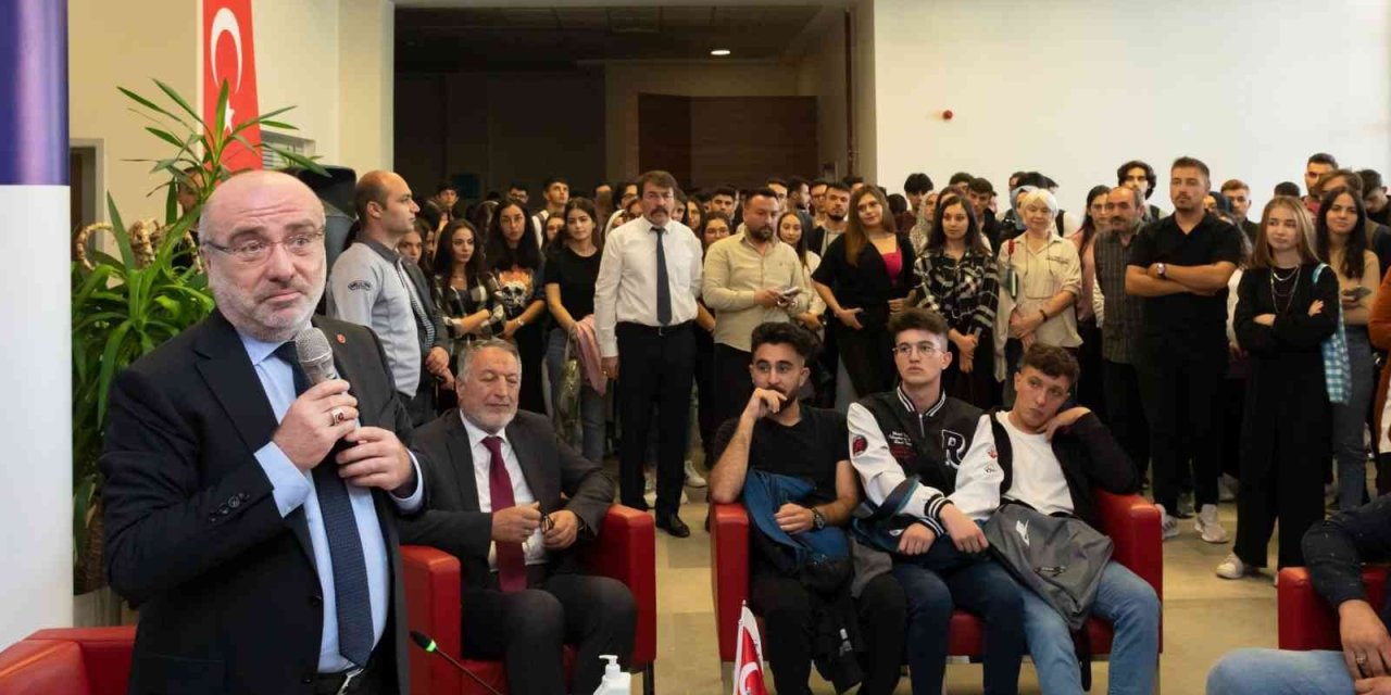 Rektör Karamustafa Öğrencilerle Buluştu