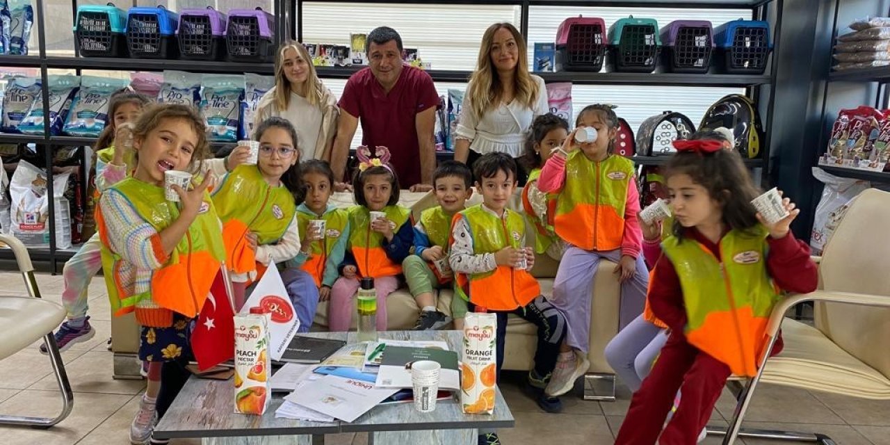 Anaokulu Öğrencileri Hayvan Sevgisiyle Yetişiyor