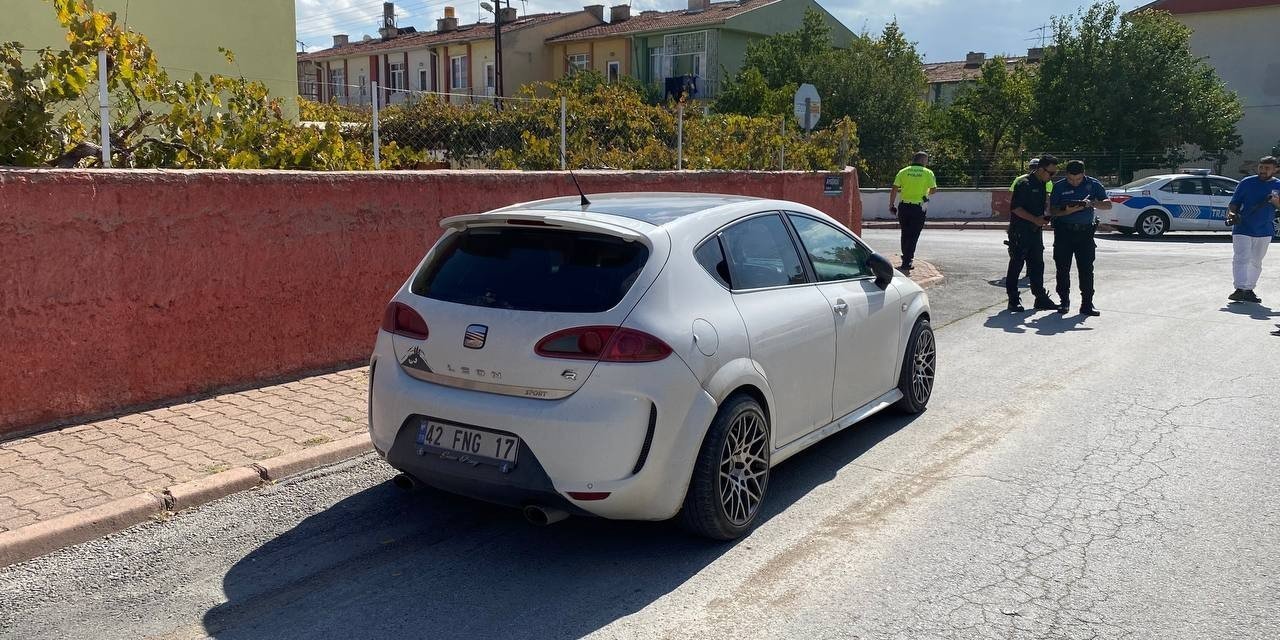 Yakalanacaklarını Anladılar, Aracı Bırakıp Kaçtılar