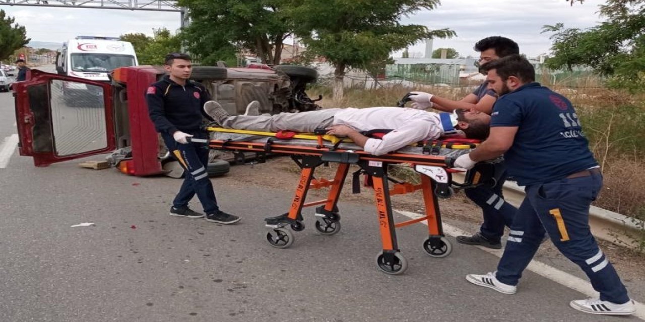 Devrilen Otomobilin Sürücüsü Yaralandı