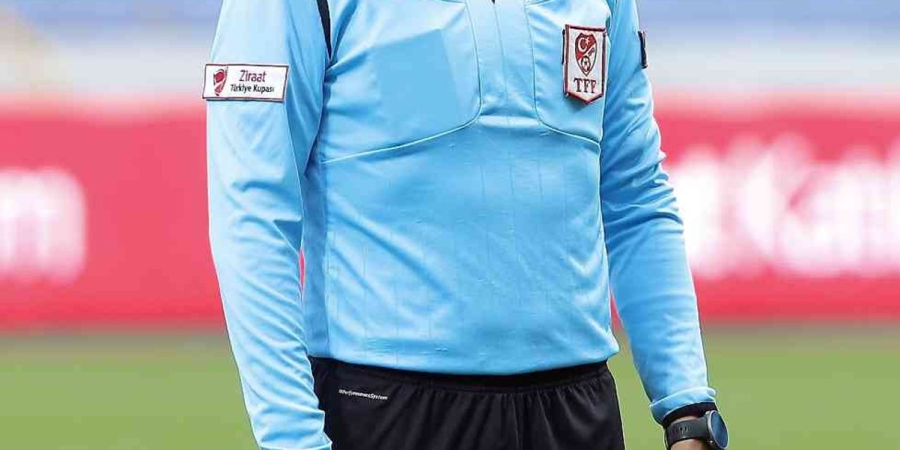 Ümraniyespor-kayserispor Karşılaşmasını Burak Şeker Yönetecek