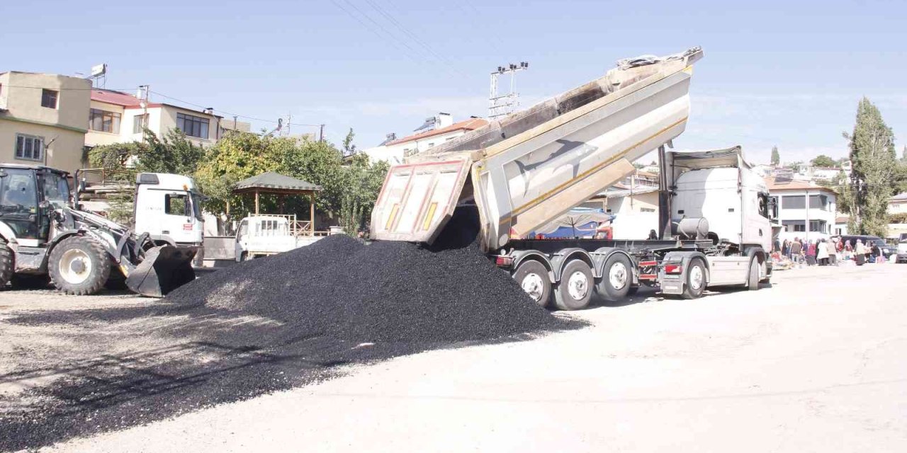Altyapımı Tamamlanan Karakaya’da Asfalt Serimine Başlandı