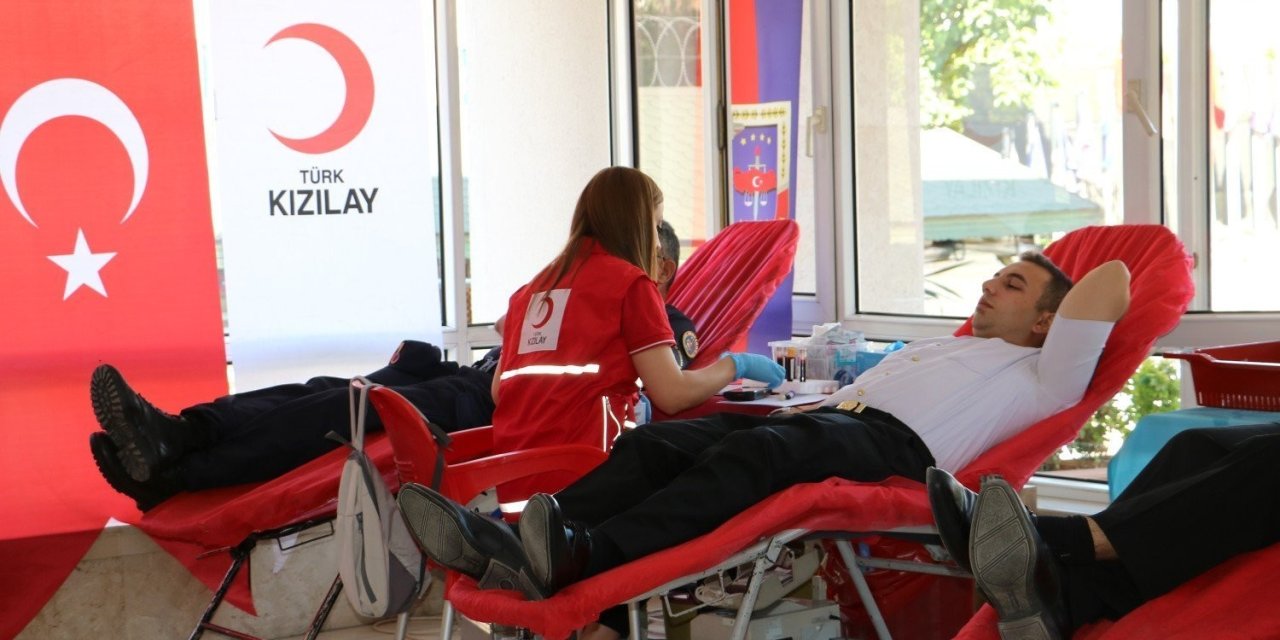 Jandarmadan Kan Bağışı