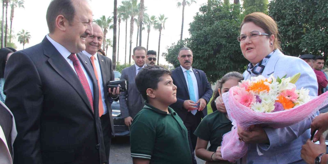 Bakan Yanık Mersin’de