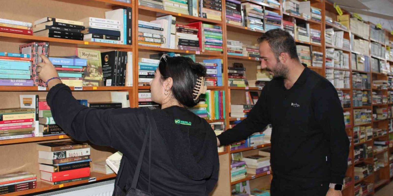 Yeni Eğitim Öğretim Sezonunun Başlaması İkinci El Kitap Pazarını Canlandırdı
