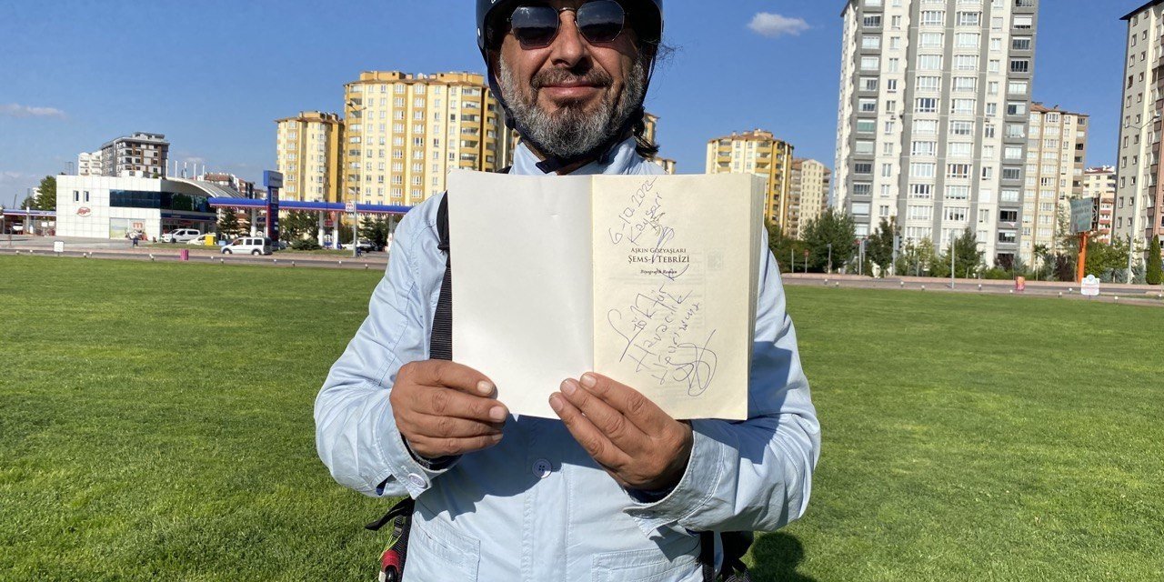 Ünlü Yazar 2000 Rakımda Kitap İmzaladı