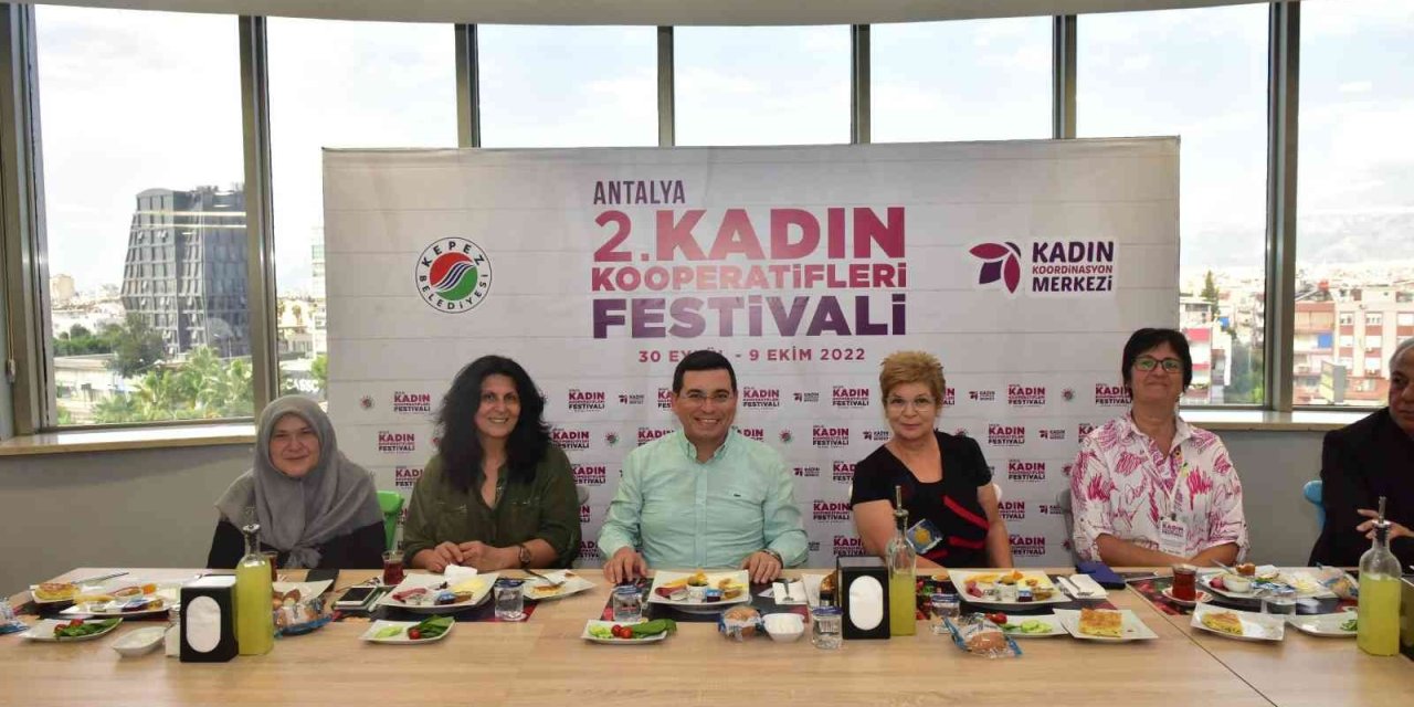 Tütüncü, Kadın Kooperatifleri İle Bir Araya Geldi