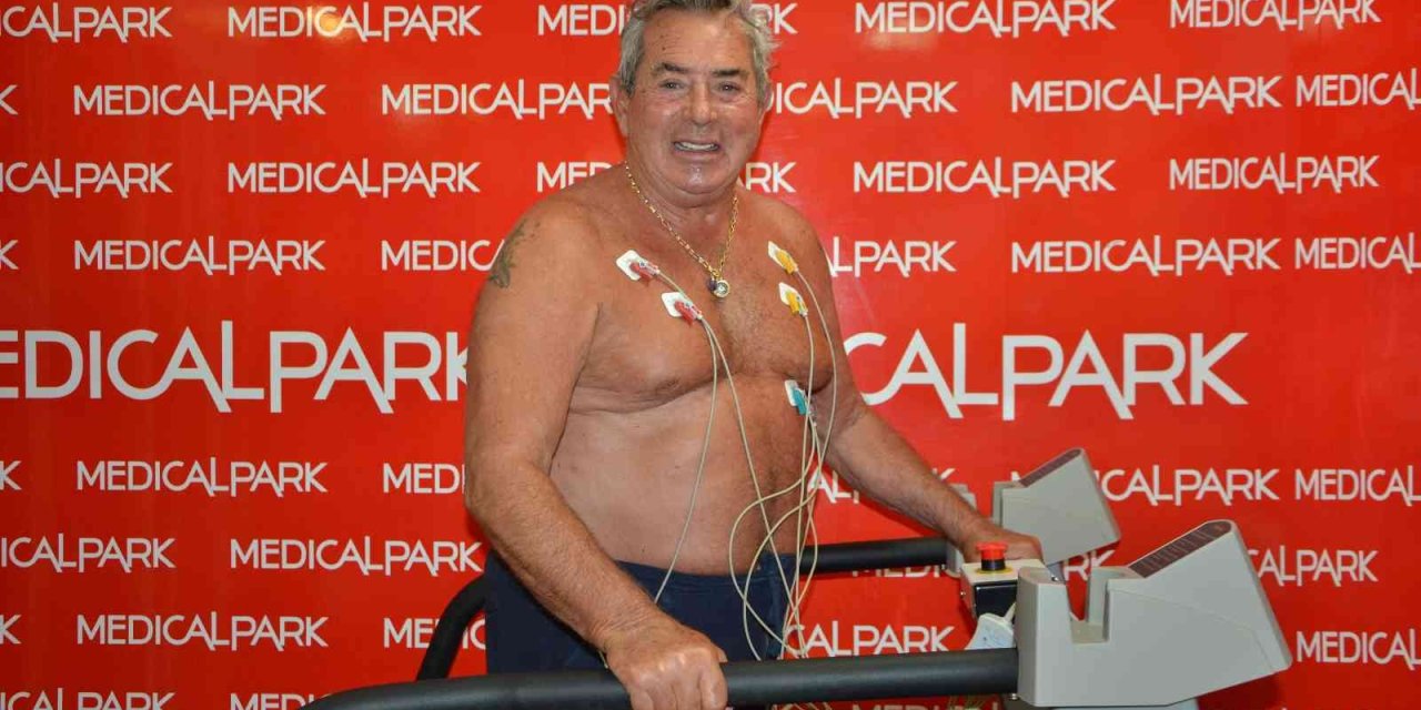 79 Yaşındaki Sanatçı Salih Güney, Antalya’da Sağlık Kontrolü Yaptırdı