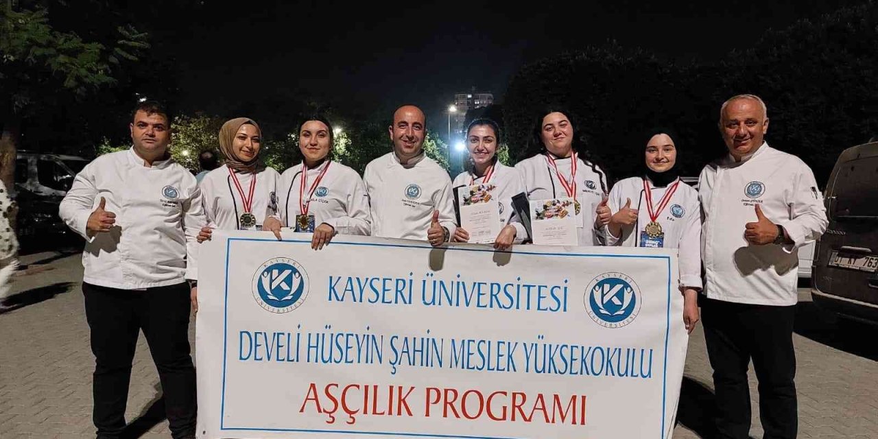 Kayü Aşçılık Öğrencileri 3 Kategoride Altın Madalya Kazandı