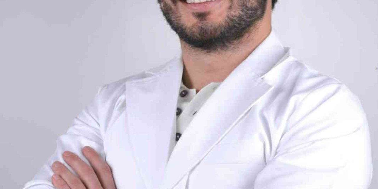 Ünlülerin Estetik Gülümseme Sırrı