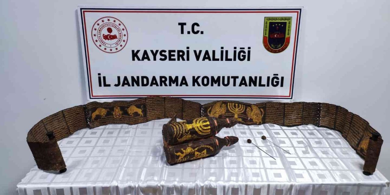 Kayseri’de İbranice Yazılı Tevrat Ele Geçirildi