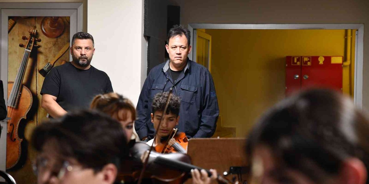 Kardeş Belediyeden İki Elin Sesi Var’a Tam Not