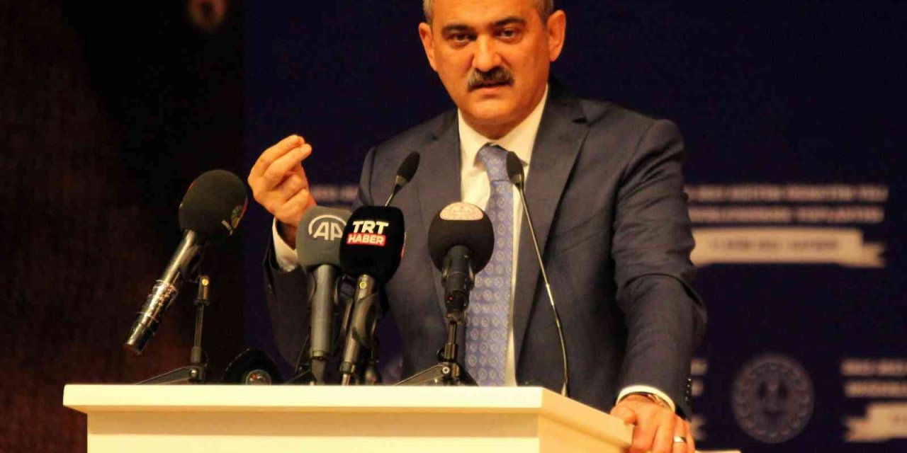 Bakan Özer: "eğer Okulları Kapalı Tutsaydık En Önemli Fırsat Penceremiz Olan Gençlerimizi Kaybedecektik"