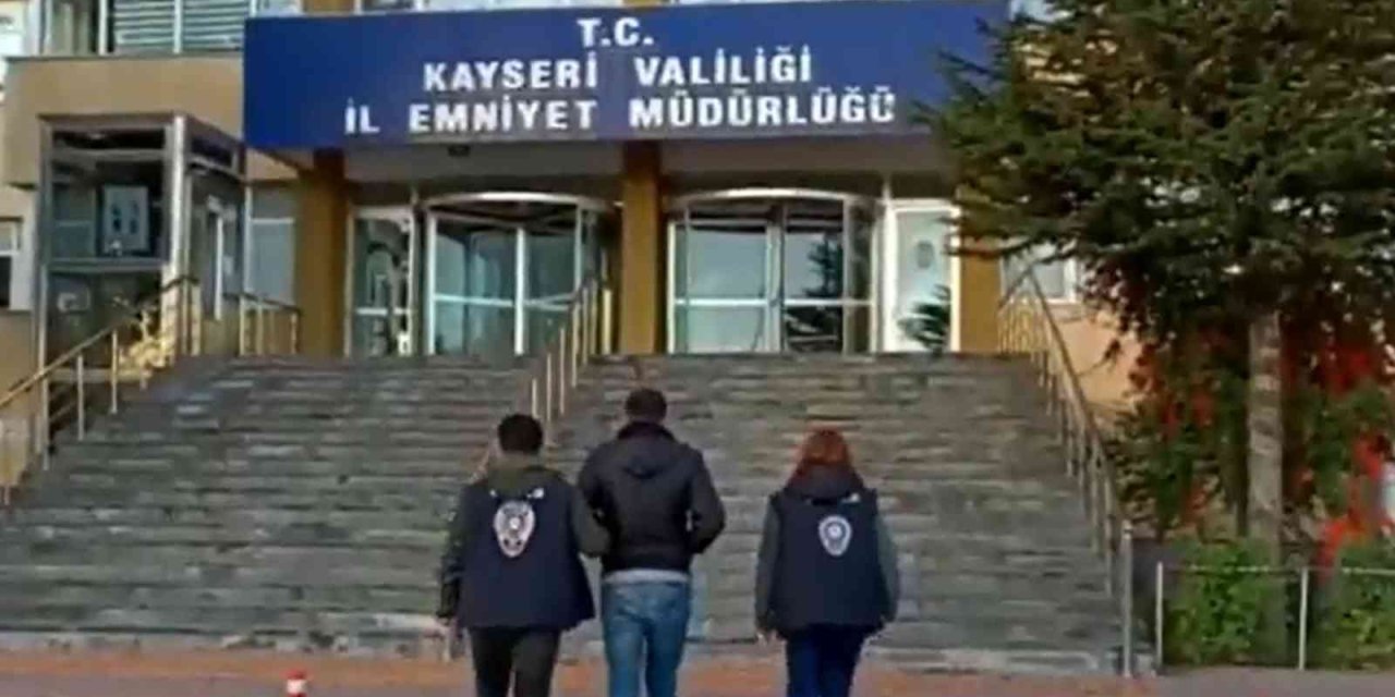 Sosyal Medya Verilerini Satan 15 Kişi Gözaltına Alındı