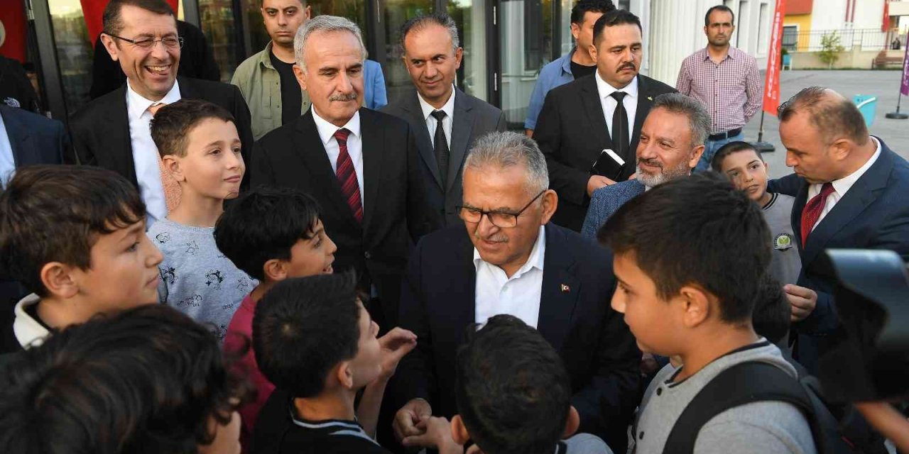 Başkan Büyükkılıç’tan Eğitime “spor Salonu” Desteği