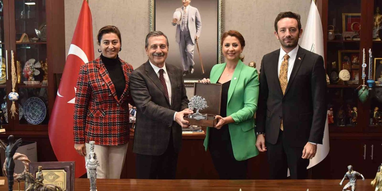 Tev İş Birliği İle 5 Kız Öğrenciye Burs Sağlandı