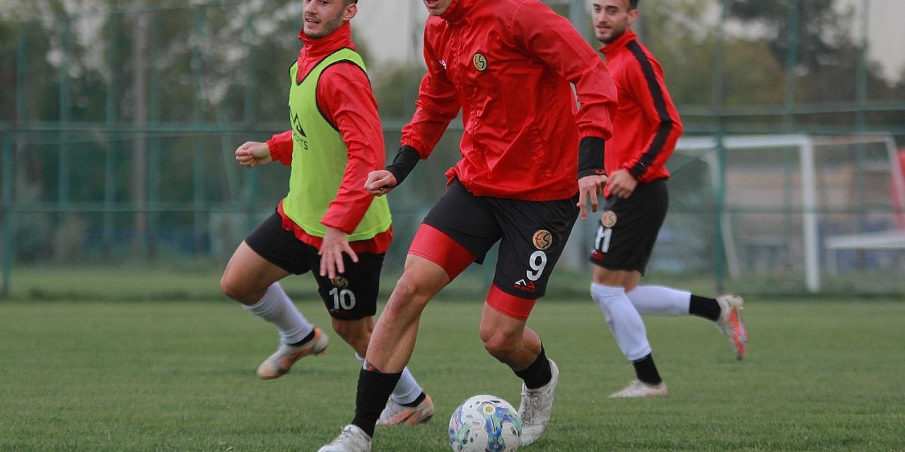 Eskişehirspor, Karşıyaka Maçına Hazırlanıyor