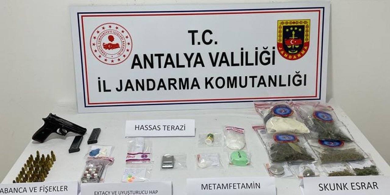 Manavgat’ta Uyuşturucu Ticaretine Jandarma Engeli: 1 Gözaltı