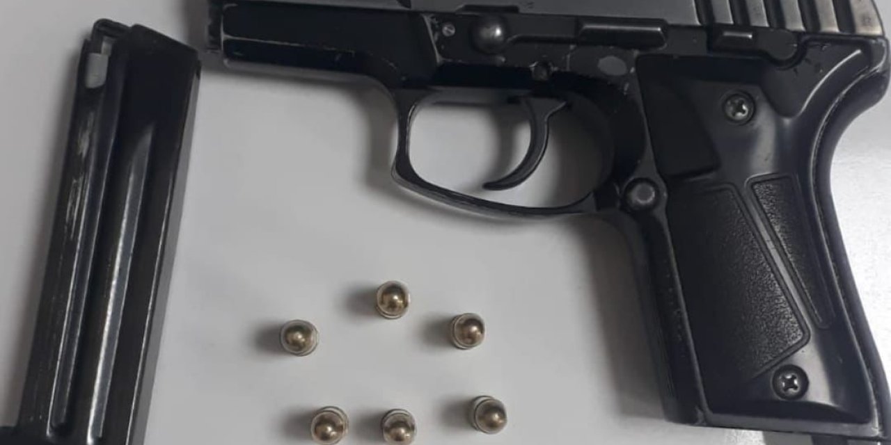 Şüphelenilen Şahıstan Ruhsatsız Tabanca Bulundu