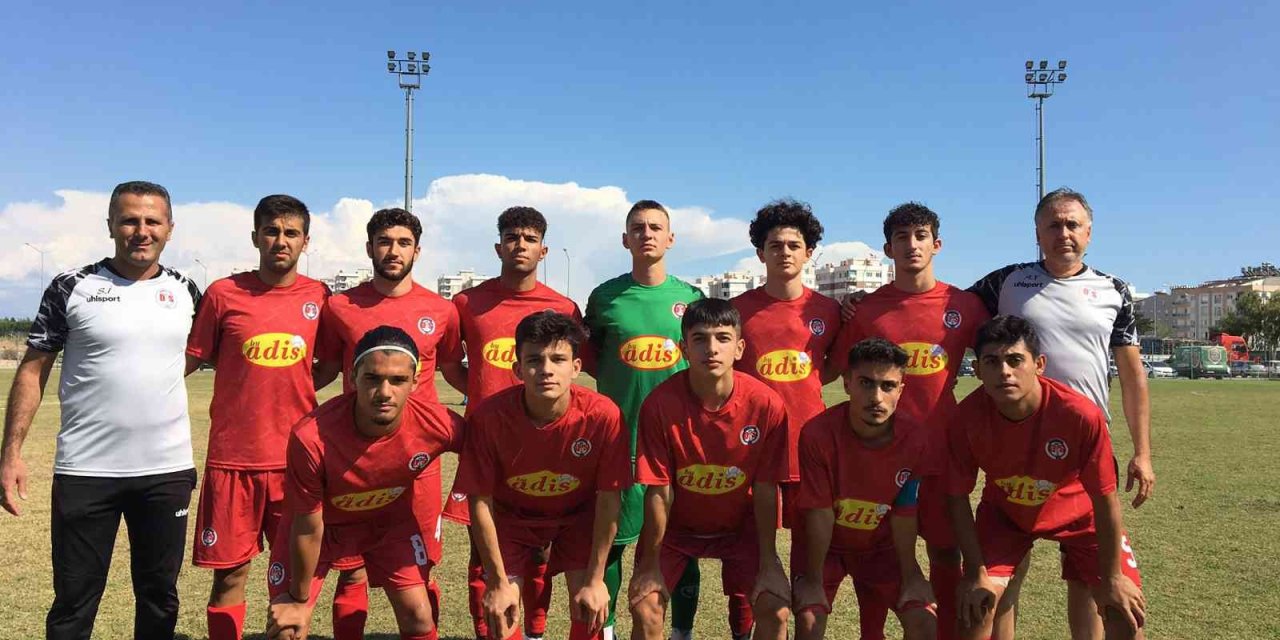 Genç Takım Zirveye Oynuyor