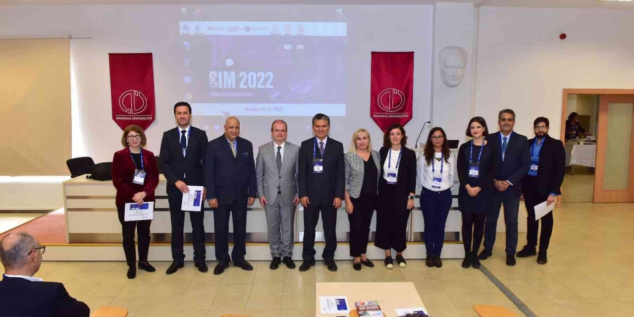 İletişim Bilimciler Anadolu Üniversitesi Ev Sahipliğinde Buluştu