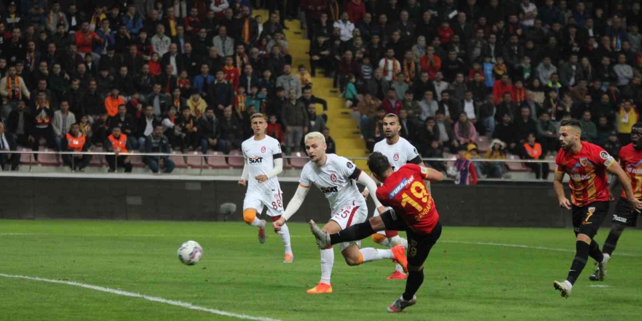 Spor Toto Süper Lig: Kayserispor: 2 - Galatasaray: 0 (ilk Yarı)