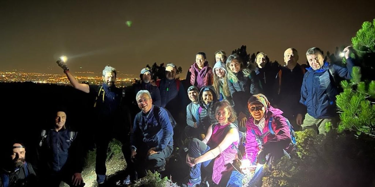 Doğa Tutkunları Kocakır Terapi Ormanı’nda Gece Yürüyüşü Yaptı