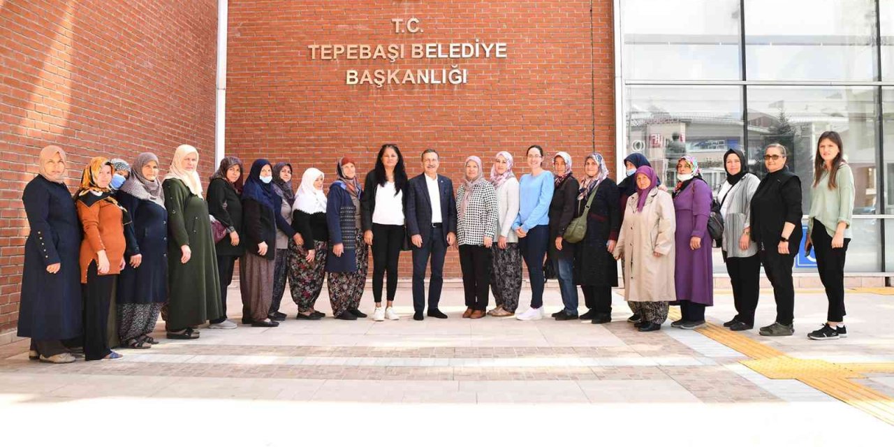 İlçe Sakini Kadınlar Tepebaşı Belediyesinin Projelerini Yerinde Gördü