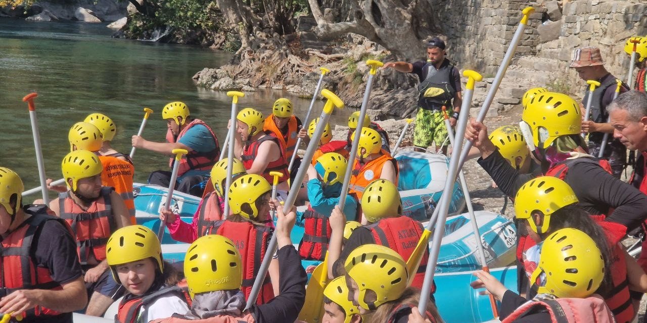 Görme Engelli Bireylerin Rafting Heyecanı