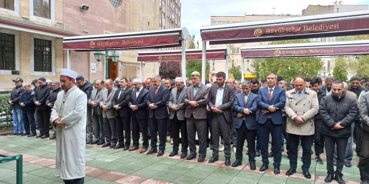 Hayatını Kaybeden İşçiler İçin Eskişehir’de Hatim Okutulup Gıyabi Cenaze Namazı Kılındı