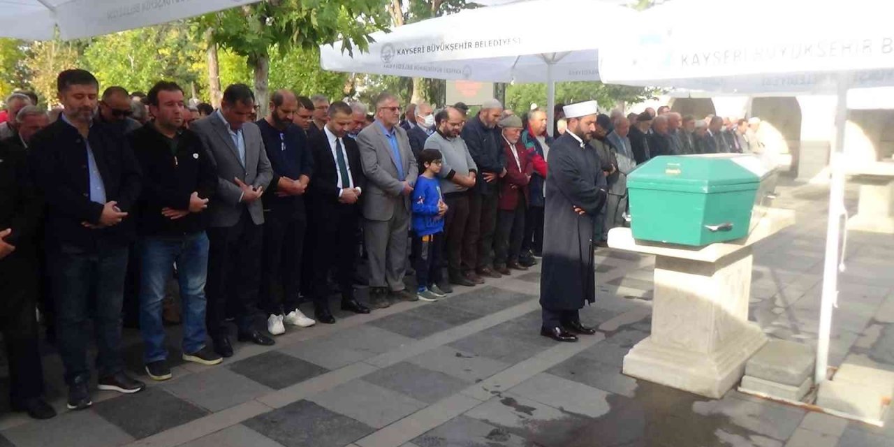 İlk Köy Kütüphanesinin Kurucusu Son Yolculuğuna Uğurlandı