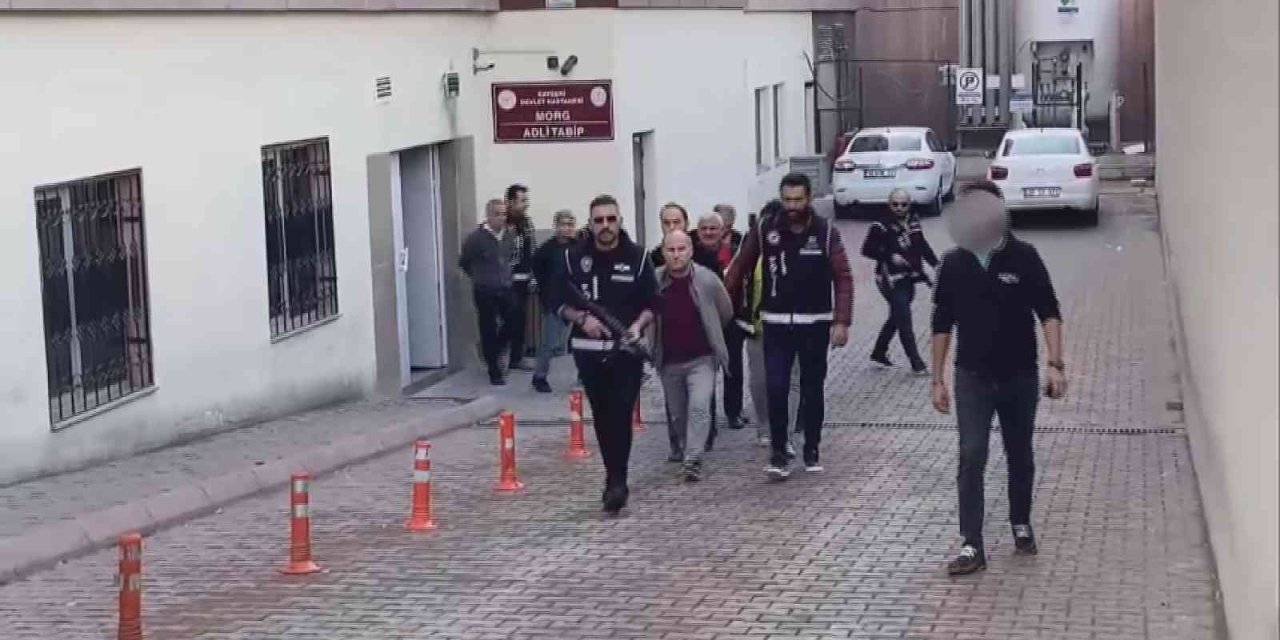 Kayseri Polisi 8 Ay Takip Etti, Fetö’nün Finansmanını Çökertti