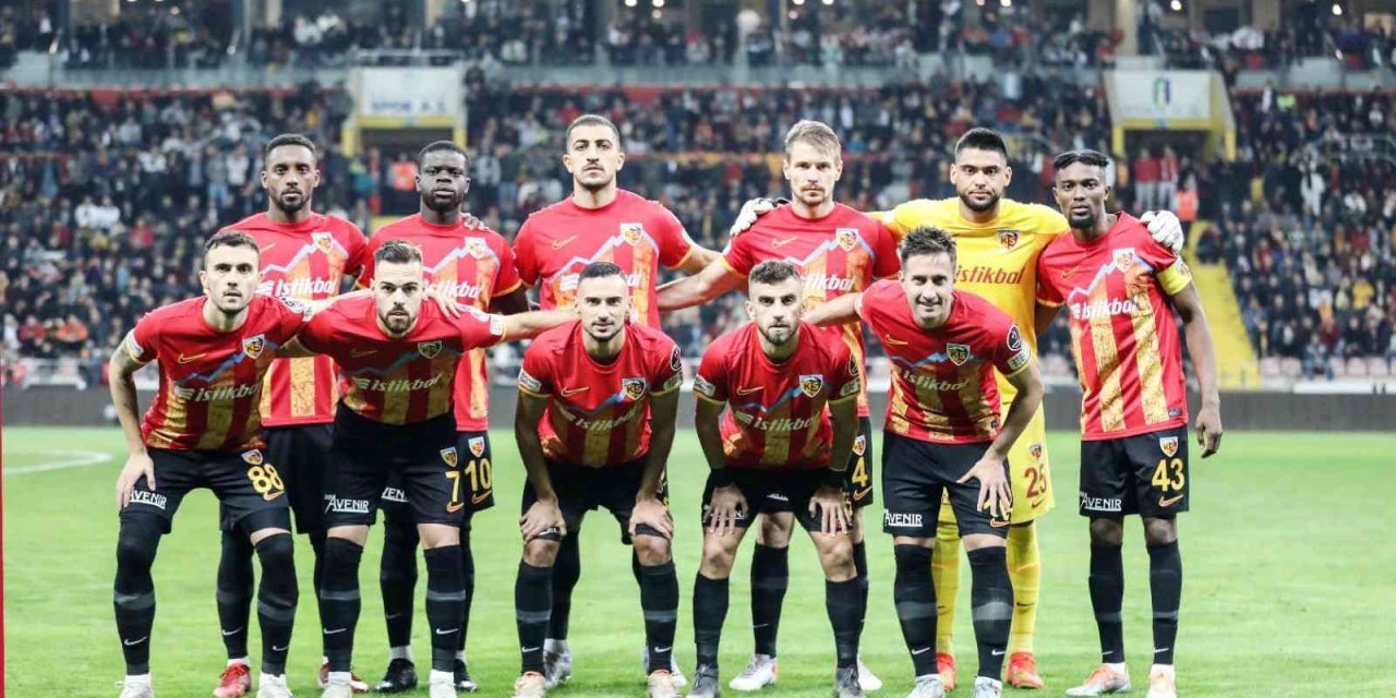 Kayserispor - Galatasaray Maçını 16 Bin 758 Kişi İzledi