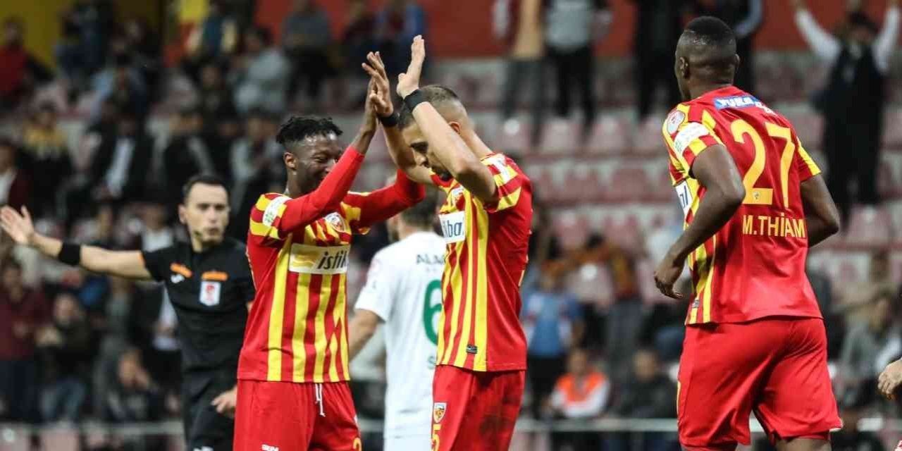 Majid Hosseini Golle Tanıştı