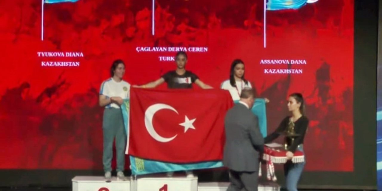 Derya Ceren Çağlayan: “Bayrağımızı Şereflendirmek İçin Öne Aldım”