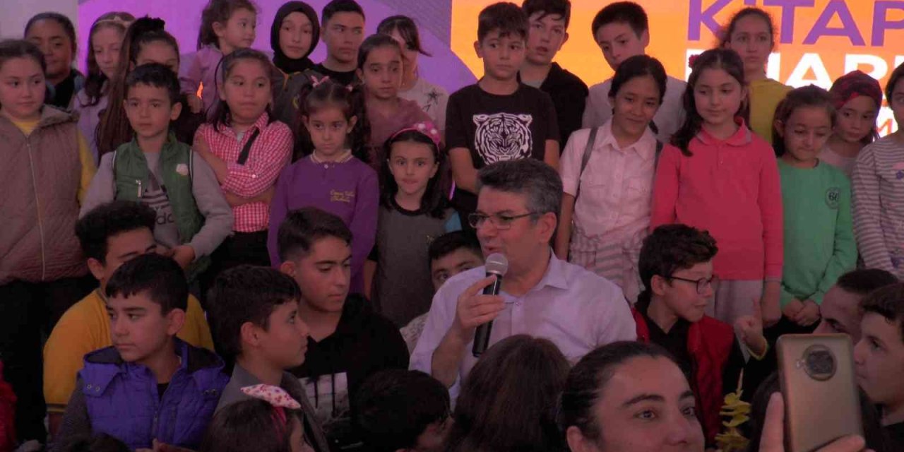 Alişan Kapaklıkaya Okurlarıyla Buluştu