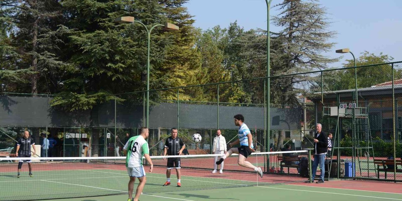 29 Ekim Cumhuriyet Bayramı Personel Ayak Tenisi Turnuvası Başladı