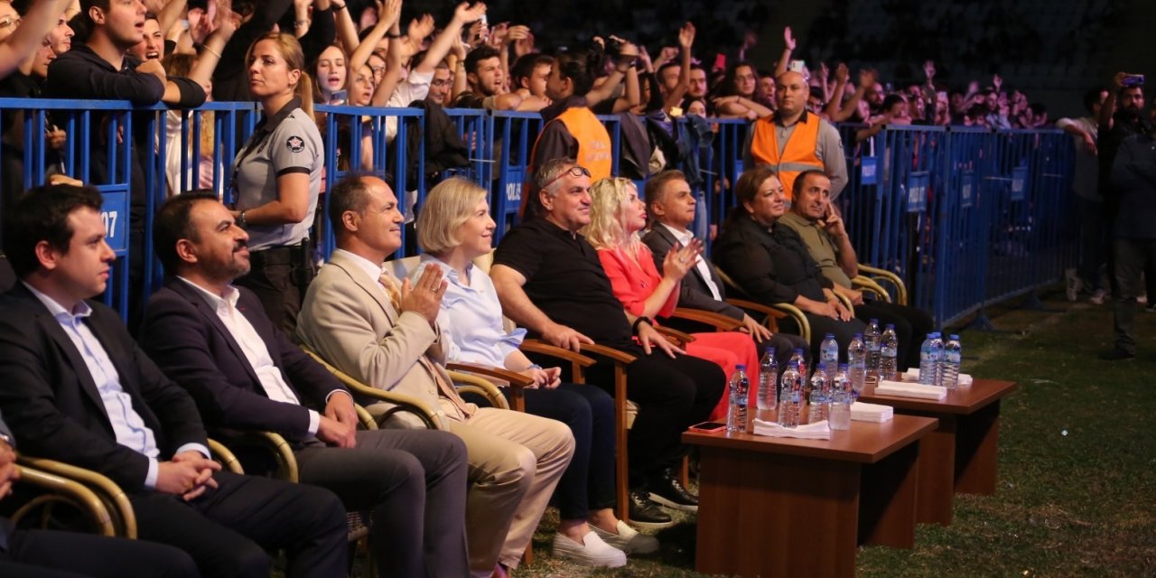 Akdeniz Üniversitesi’nde Sena Şener Konseri